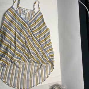 MARKET AND SPRUCE - Size Large Mac Surplice Top NWT